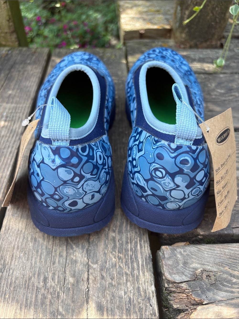 Muck Boot size 7.5 Blue Patterned Slip-On Garden Shoes - Picture 3 of 6